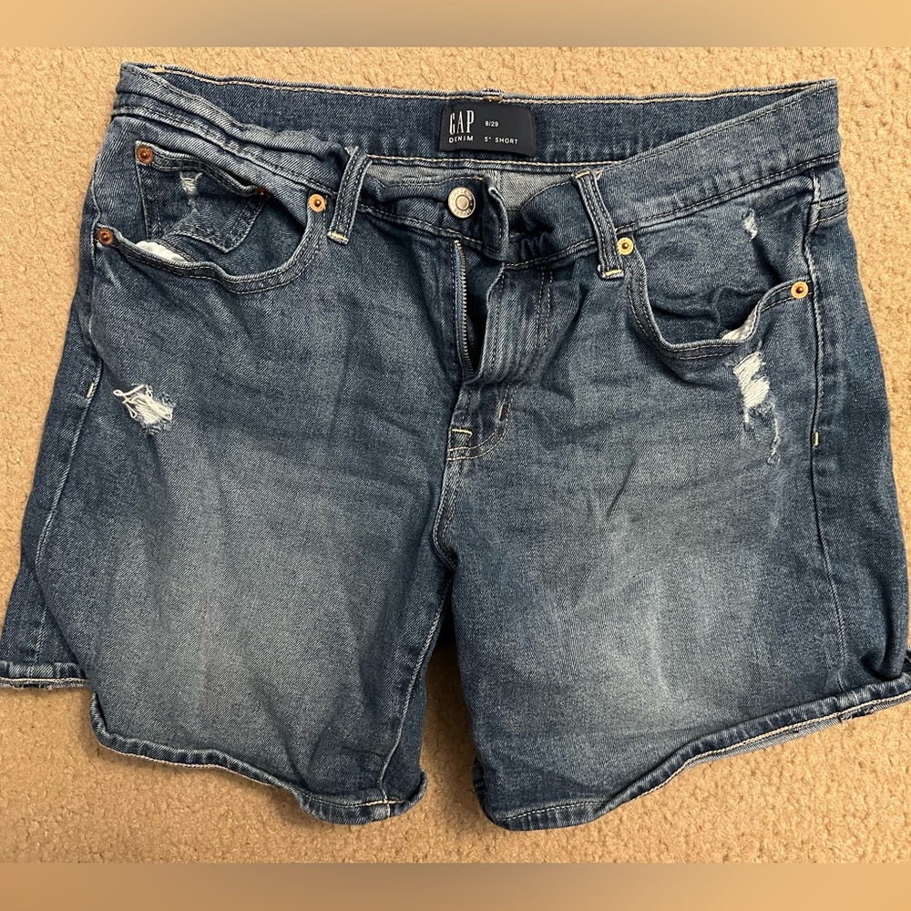 Gap “mom shorts” denim size 8/29